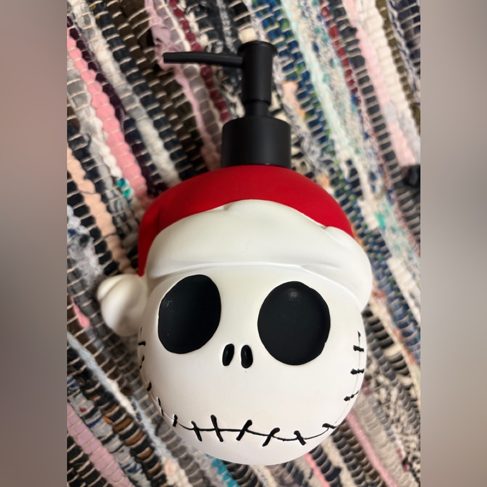 Santa Jack Skellington Soap Dispenser nightmare before Christmas